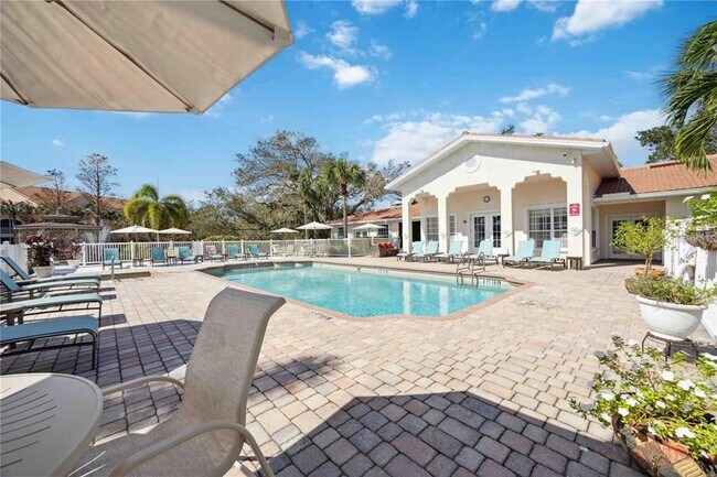 Building Photo - 4220 Central Sarasota Pkwy