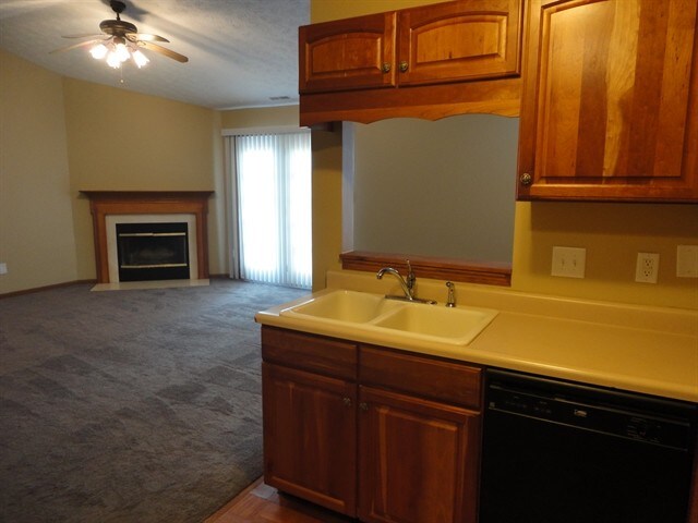 Building Photo - 1484 Persimmon Cir