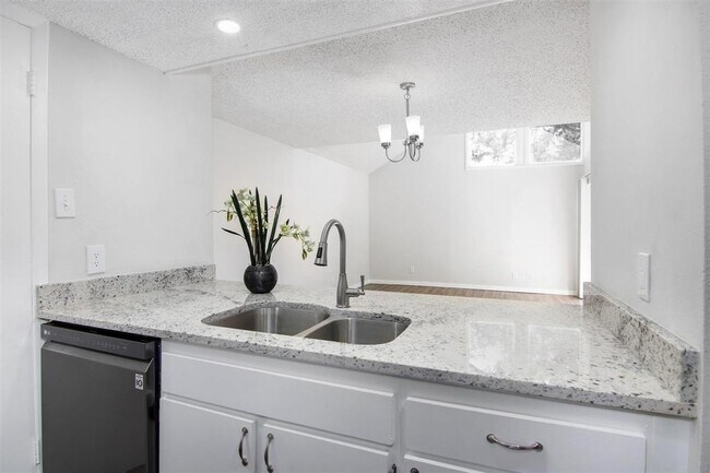 Building Photo - 4637 Country Creek Dr