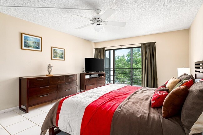 Building Photo - 5751 Camino Del Sol