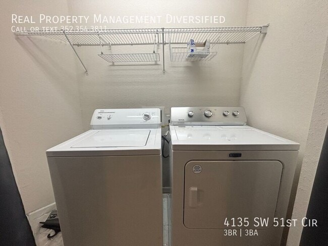Building Photo - 4135 SW 51st Cir
