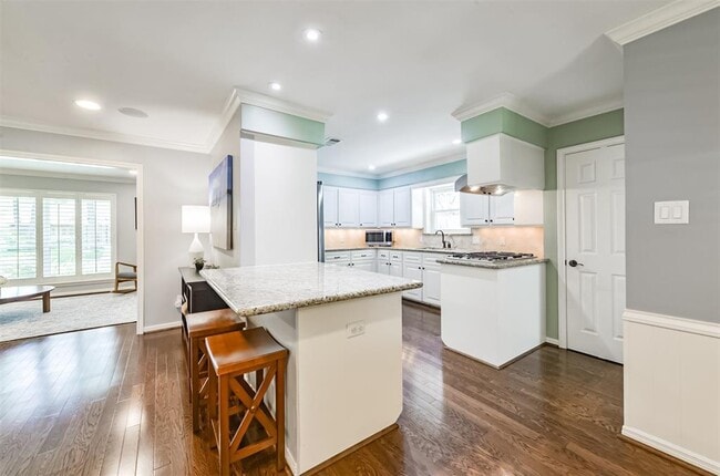 Building Photo - 5006 Shady Nook Ct