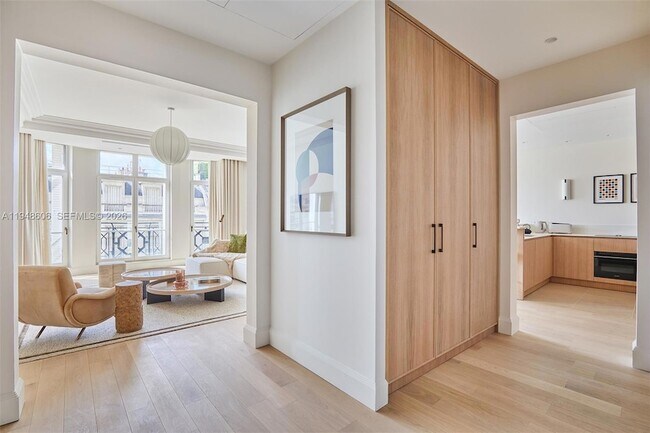 Building Photo - 9 Avenue Frederic Le Play Ave