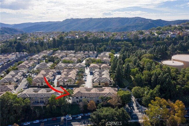 Building Photo - 17 Aurora