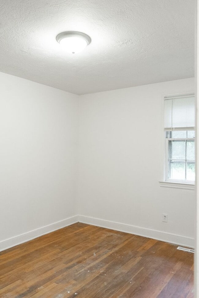 Building Photo - 710 Maffett St