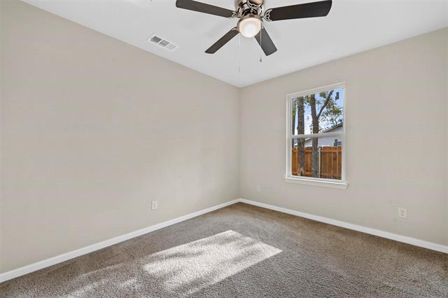 Building Photo - 2602 W Clarendon Dr