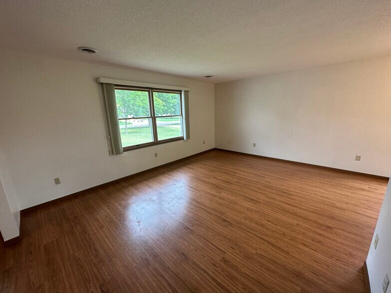 Livingroom - 718 Randy Rd
