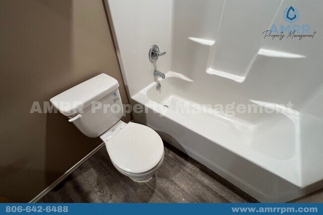 Building Photo - 314 E Ursuline St