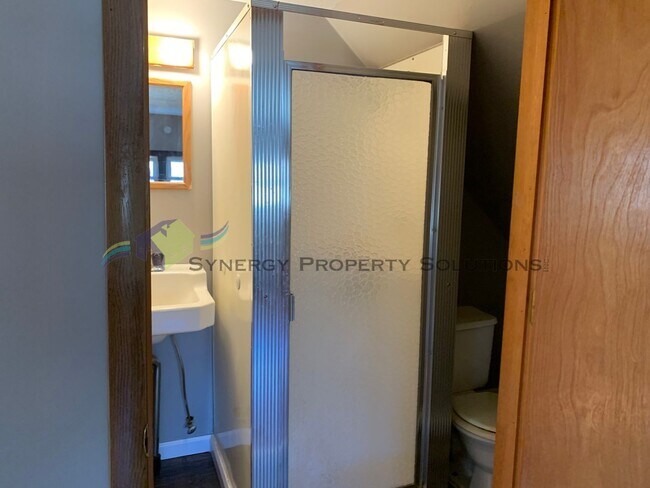 Building Photo - Rental Available!