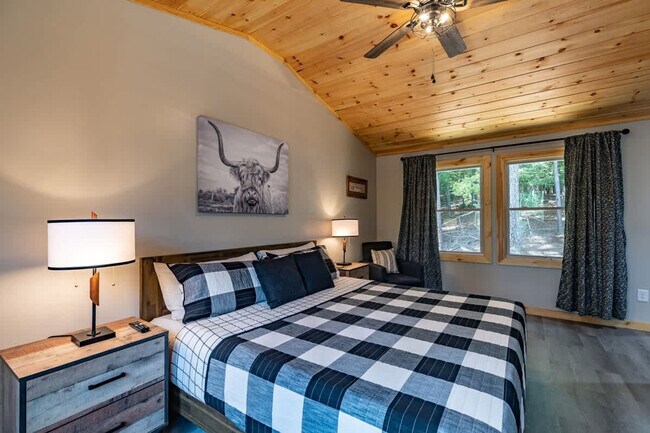 Building Photo - 43 Medina Ct