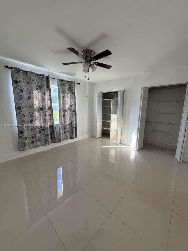 Building Photo - 6200 NE 22nd Way