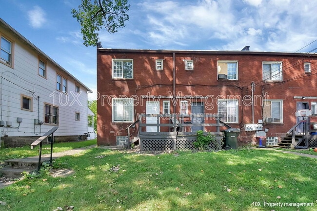 Building Photo - 532 S Terrace Ave