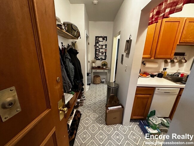 Building Photo - 111 Norway St