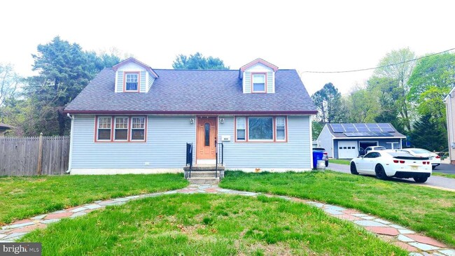 Primary Photo - 804 Carpenter St