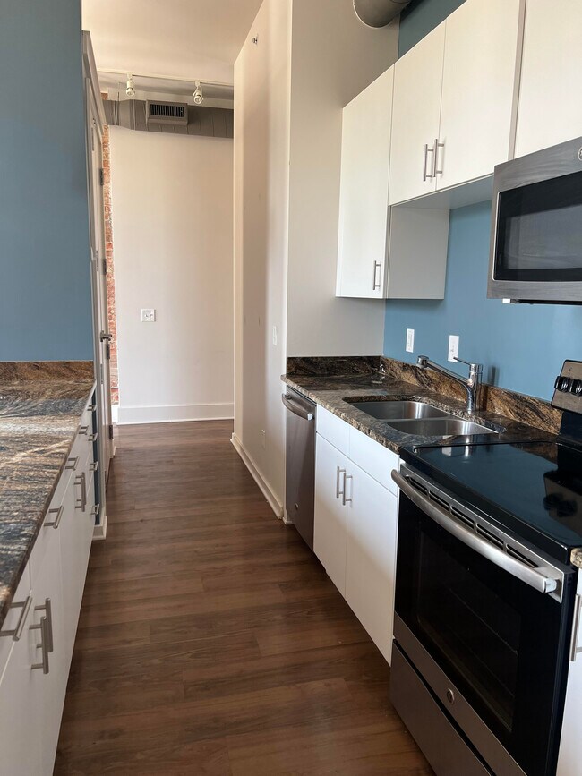 Building Photo - 148 W Broadway St