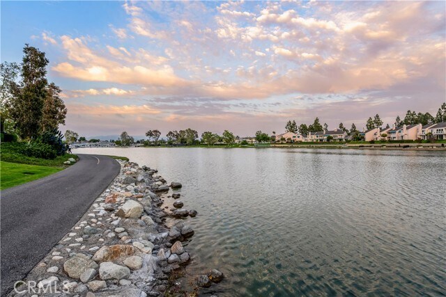 Building Photo - 16 Brookmont