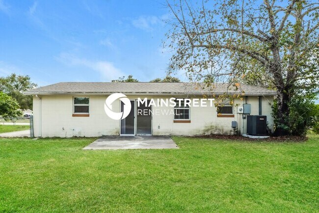 Building Photo - 3 Bedroom Pet-Friendly Home in Deltona, FL with Main Street Renewal