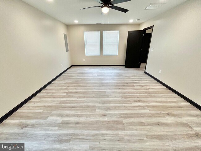 Building Photo - 201 McKinley Ave