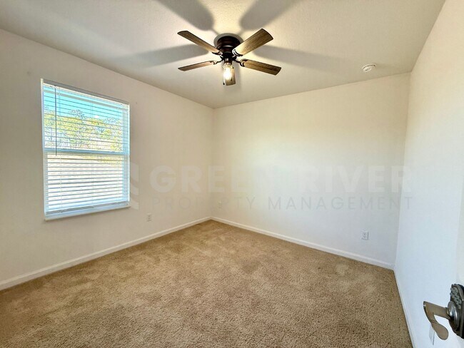 Building Photo - Room to Live, Space to Thrive! Stunning 6BR Home with Solar, Upgrades & Screened Lanai in Macclen...