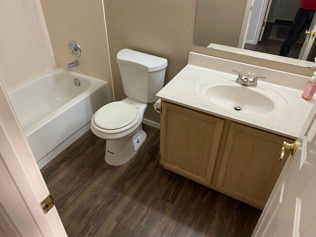 Building Photo - Northwest Living at it's Finest! 3 Bedroom...