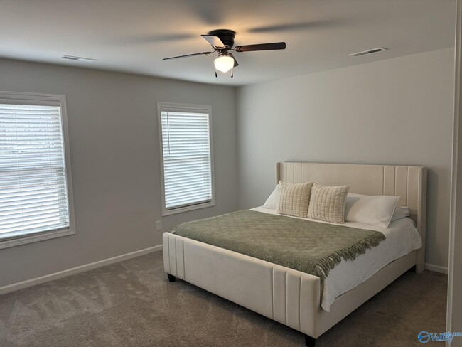 Building Photo - 227 Shubert Dr