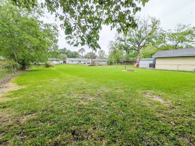 Building Photo - 9225 Shepherd Dr