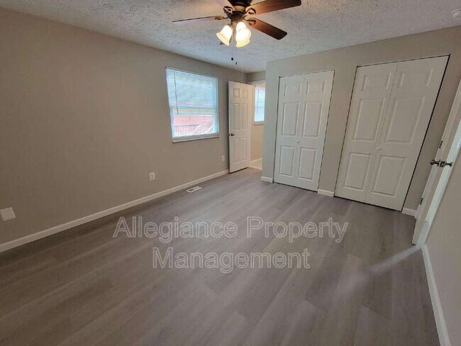 Building Photo - 7598 Springfield Hills Dr