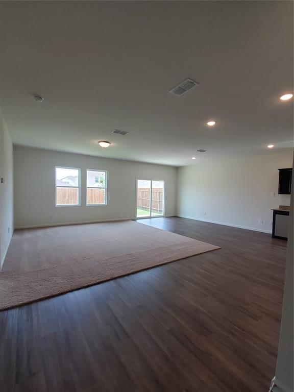 Building Photo - 712 Peach Tree Ln