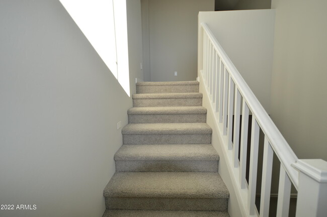 Building Photo - 1326 W Coyote Dr