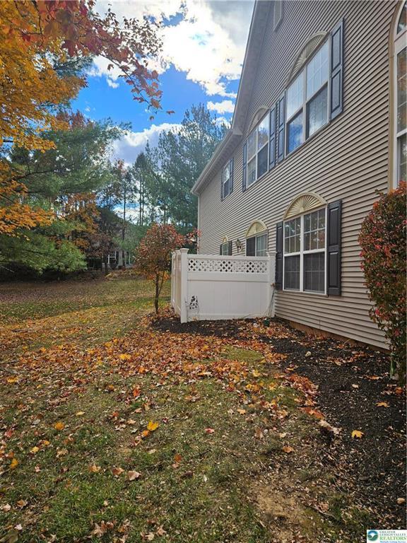 Building Photo - 1876 Mansfield St