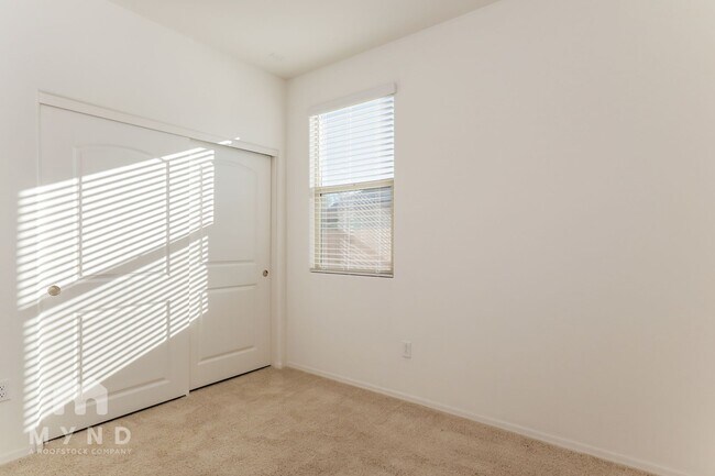 Building Photo - 801 Calle Tikal