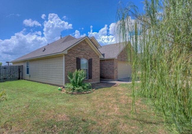 Building Photo - 421 Jordan Dr