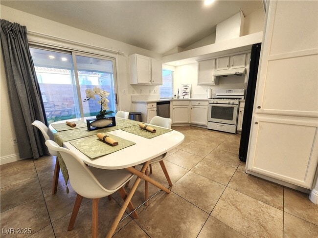 Building Photo - 7624 Glorietta Bay Ct