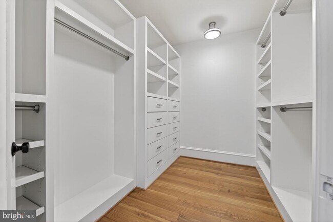 Building Photo - 7002 River Oaks Dr