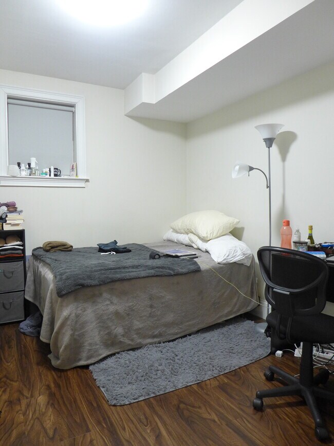 Building Photo - 1906 Washington St