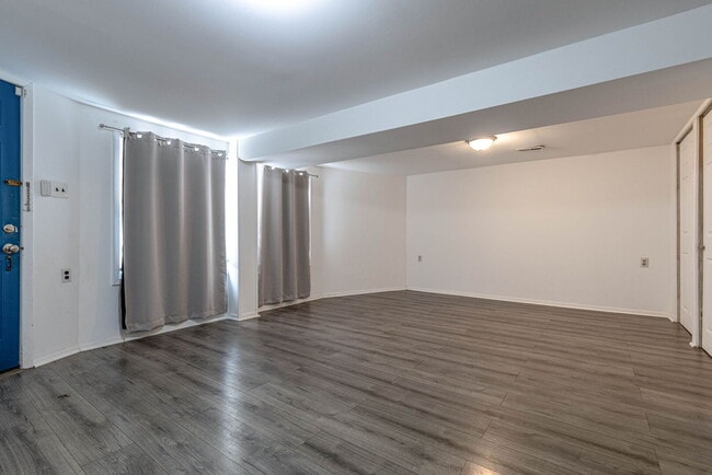 Building Photo - 7408 W Addison St