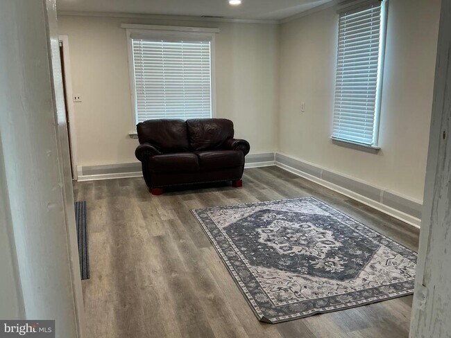 Building Photo - 818 Balsamtree Pl