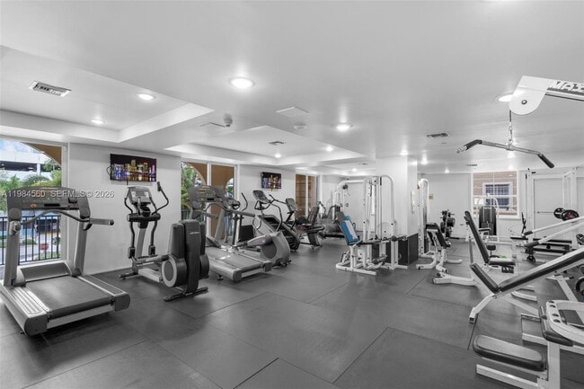 Building Photo - 520 SE 5 Ave