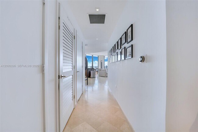 Building Photo - 88 SW 7th St