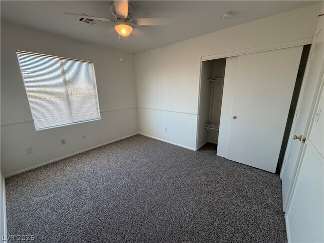 Building Photo - 2424 Predera Ave