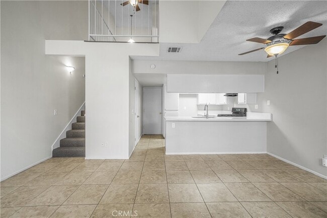 Building Photo - 1113 Turquoise St