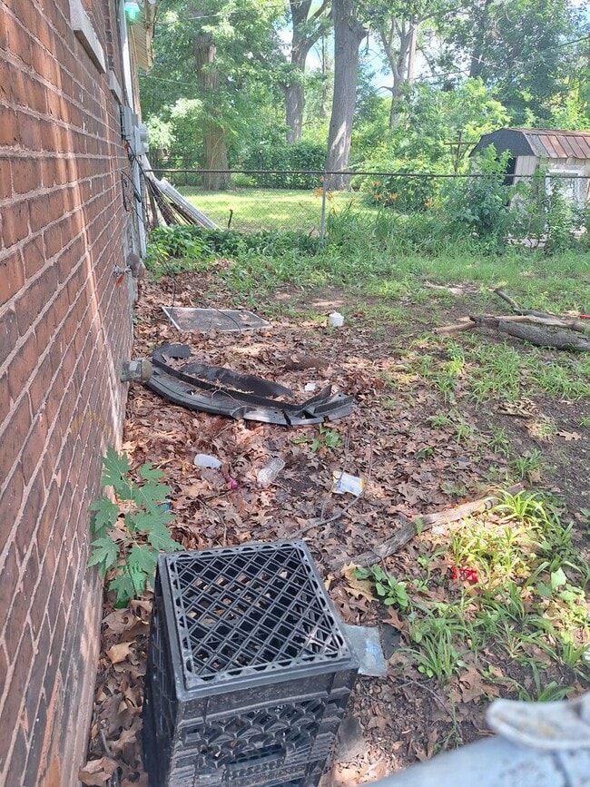 Building Photo - Brick 4 bedroom