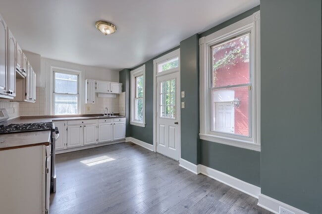 Building Photo - 464 Lafayette St