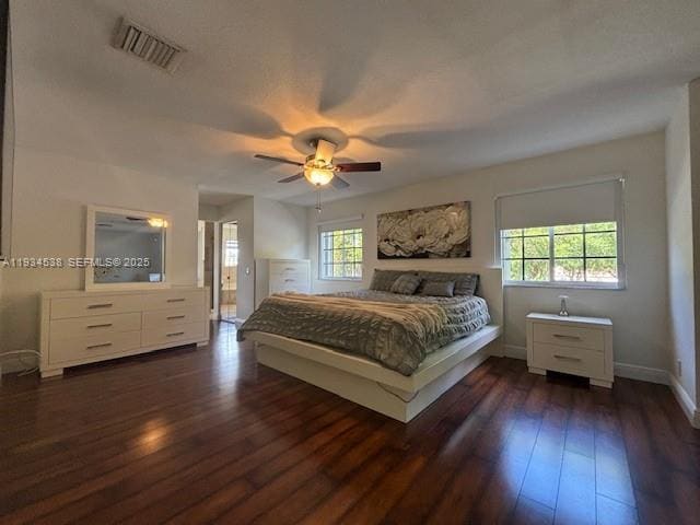 Building Photo - 712 Tulip Cir