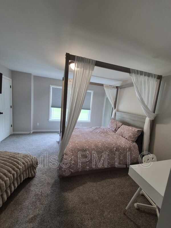 Building Photo - 6179 Ballyshannon Dr