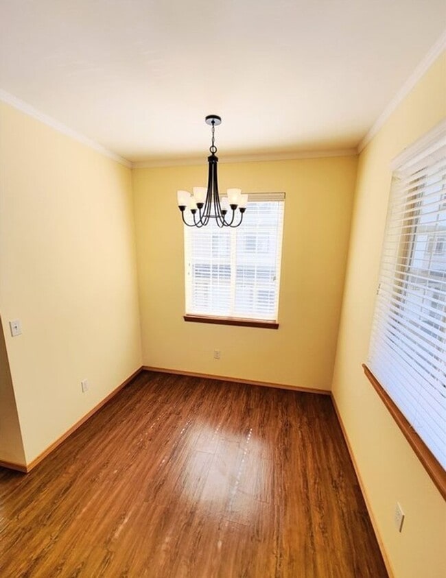 Building Photo - 210 Sage Brook Ln