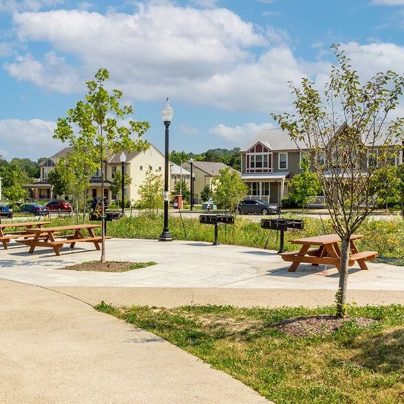 Building Photo - Cornerstone III