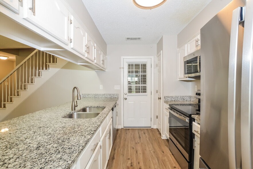 Building Photo - 6899 Gallop Dr