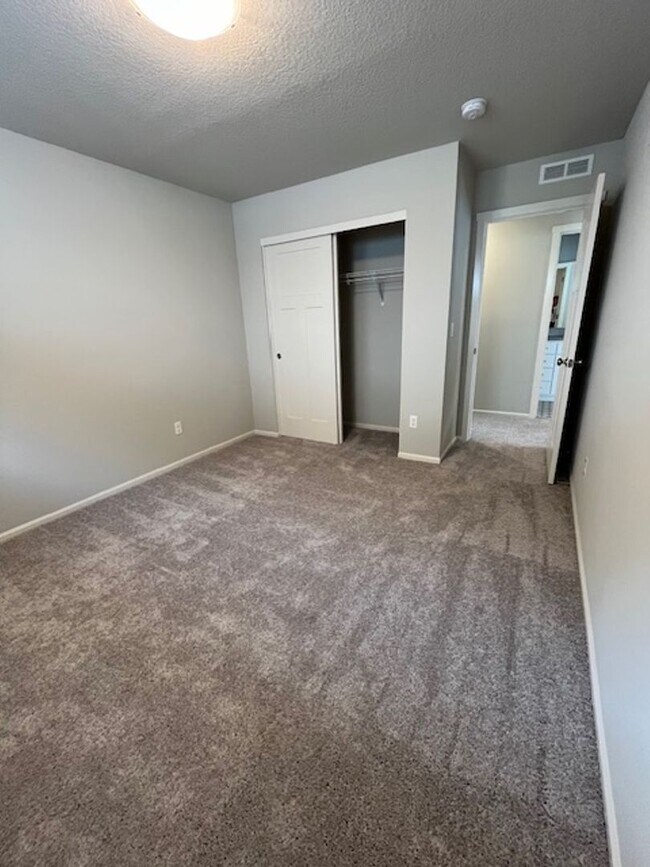 Building Photo - $500 off first month! 4 Bedroom 2.5 Bath Home McMinnville OR