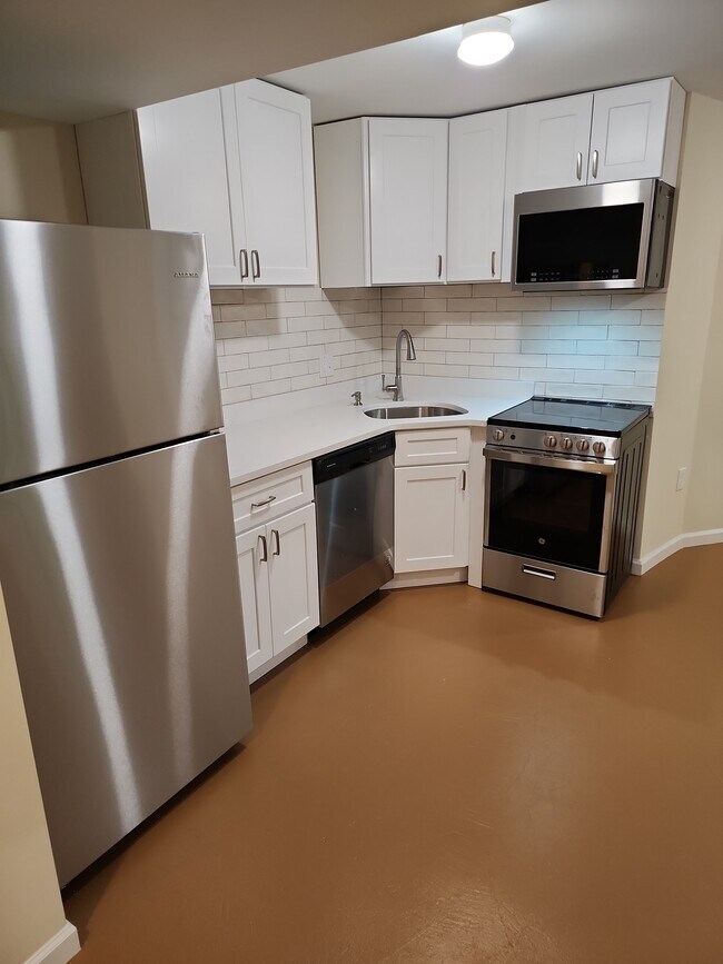 Building Photo - 205 15th St NE